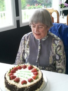 Carol Batchelder with cake